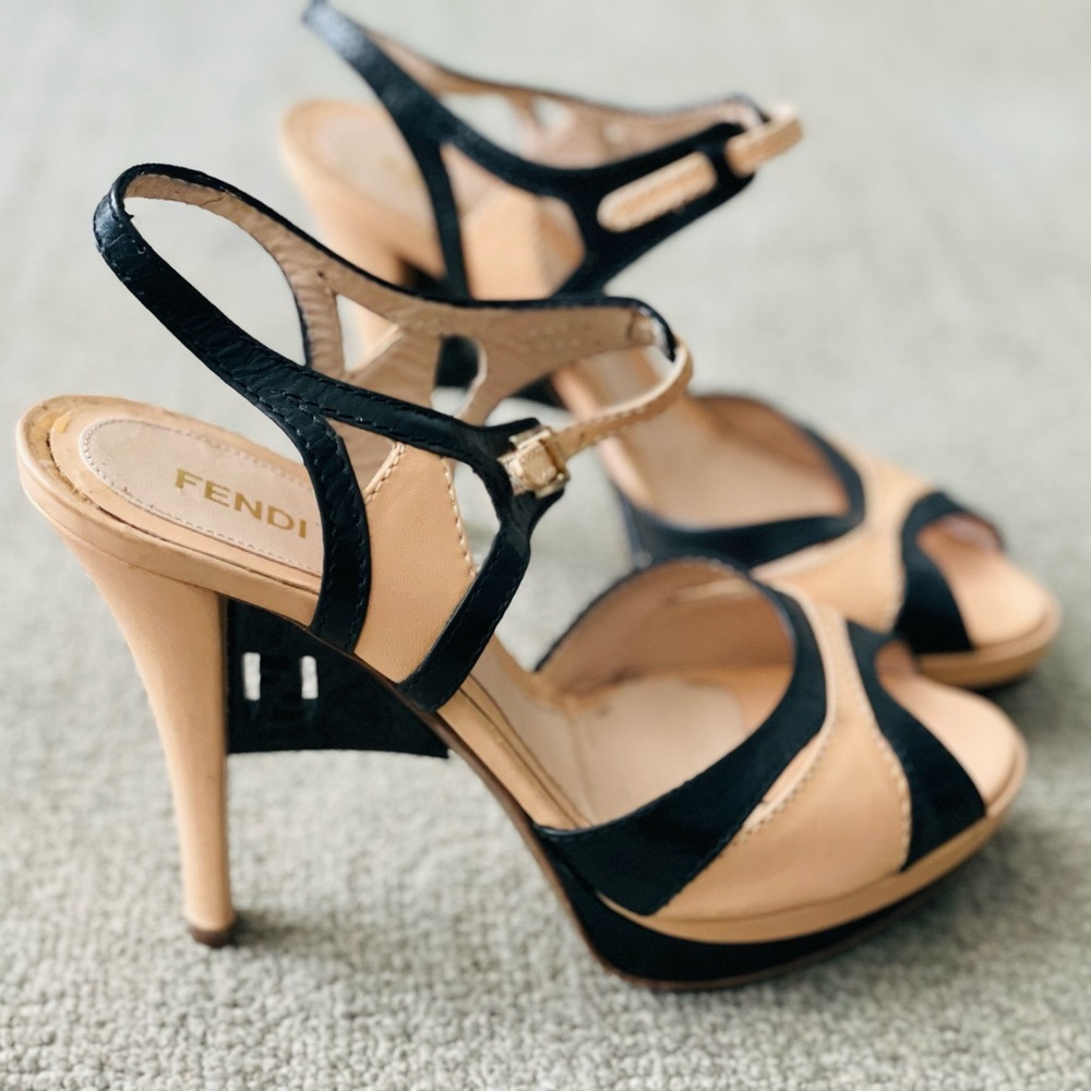 FENDI Black / Cream Leather Heels With Cut - Out FENDI Logo Detail & Dust Bag - Picture 4 of 13